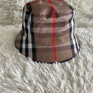 Burberry Classic Check Bucket Hat - Brown and Red